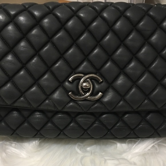 CHANEL - Picture 3 of 8